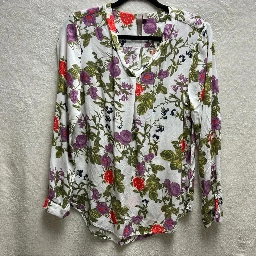Briana & Em women’s size M flowered V-neck tunic